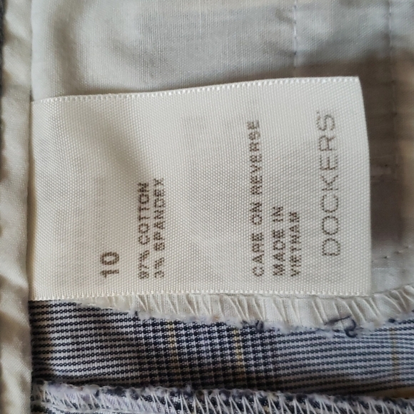 Dockers Shorts - Picture 4 of 5